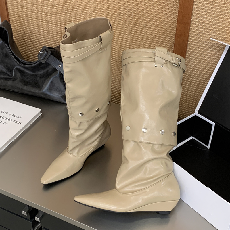 รองเท้าบูทส้นเตี้ยทรงหัวแหลมสำ - Wedge Heeled Sneaker บทวิจารณ์และราคา