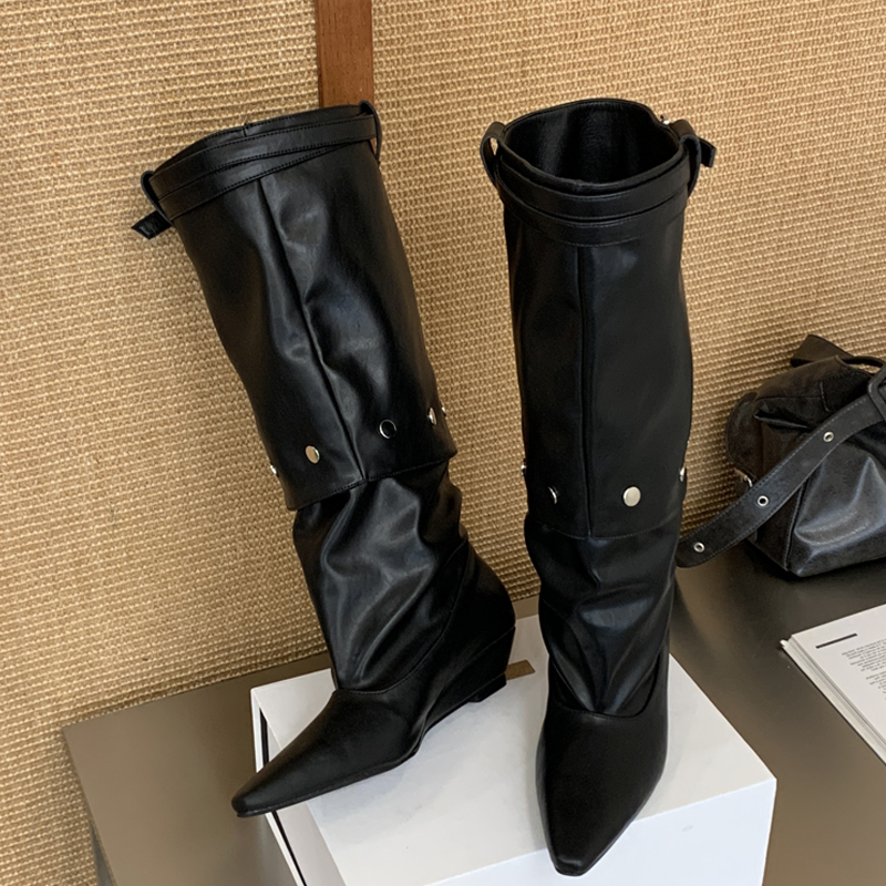รองเท้าบูทส้นเตี้ยทรงหัวแหลมสำ - Wedge Heeled Sneaker บทวิจารณ์และราคา
