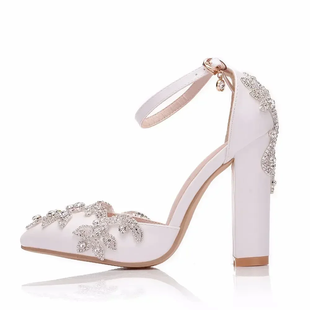 รองเท้าส้นหนาปลายแหลมไซส์ใหญ่  - Rhinestone Sandal Women บทวิจารณ์และราคา