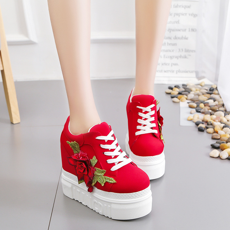 รองเท้าผ้าใบกีฬาผู้หญิง ส้นซ่อ - Wedge Heeled Sneaker บทวิจารณ์และราคา