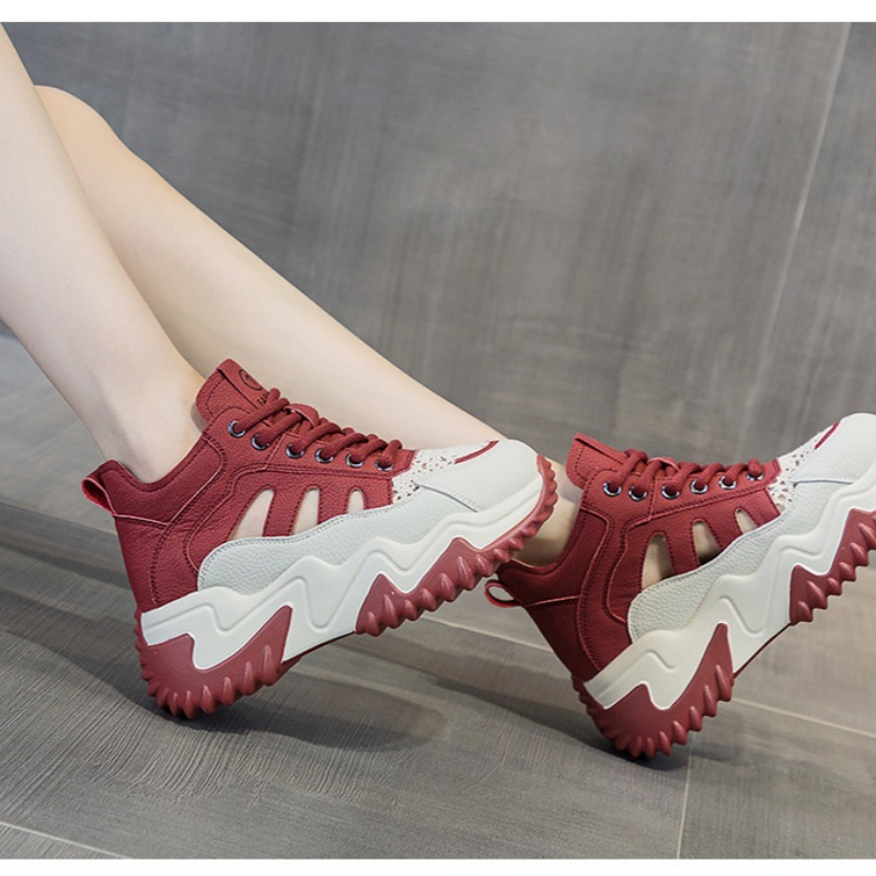 รองเท้าผ้าใบส้นตึกแบบมีรูระบาย - Wedge Heeled Sneaker บทวิจารณ์และราคา