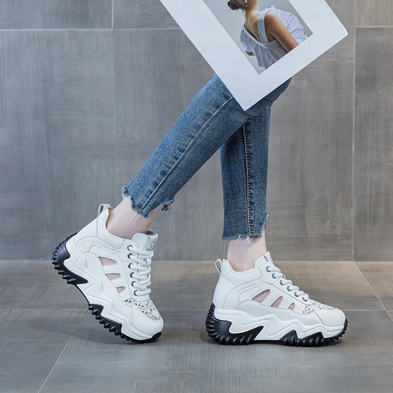 รองเท้าผ้าใบส้นตึกแบบมีรูระบาย - Wedge Heeled Sneaker บทวิจารณ์และราคา