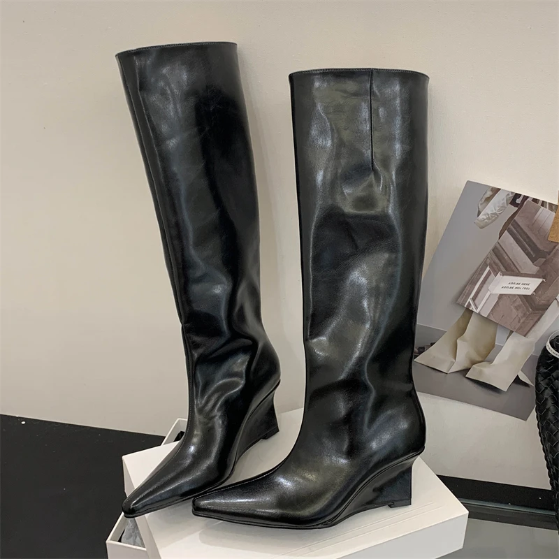 รองเท้าบูทหุ้มข้อผู้หญิงแบบส้น - Wedge Heeled Sneaker บทวิจารณ์และราคา